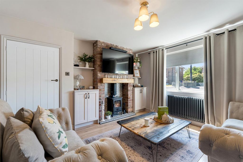Property photo 2 of 31 3 Ferguson Rd-15.Jpg