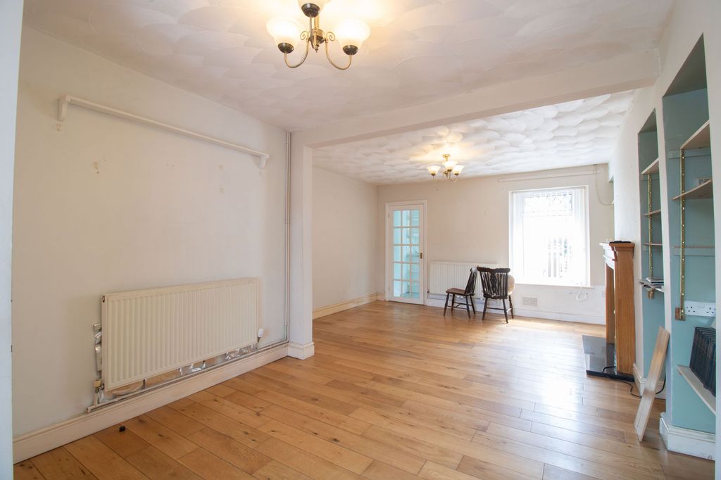 Property photo 3 of 29