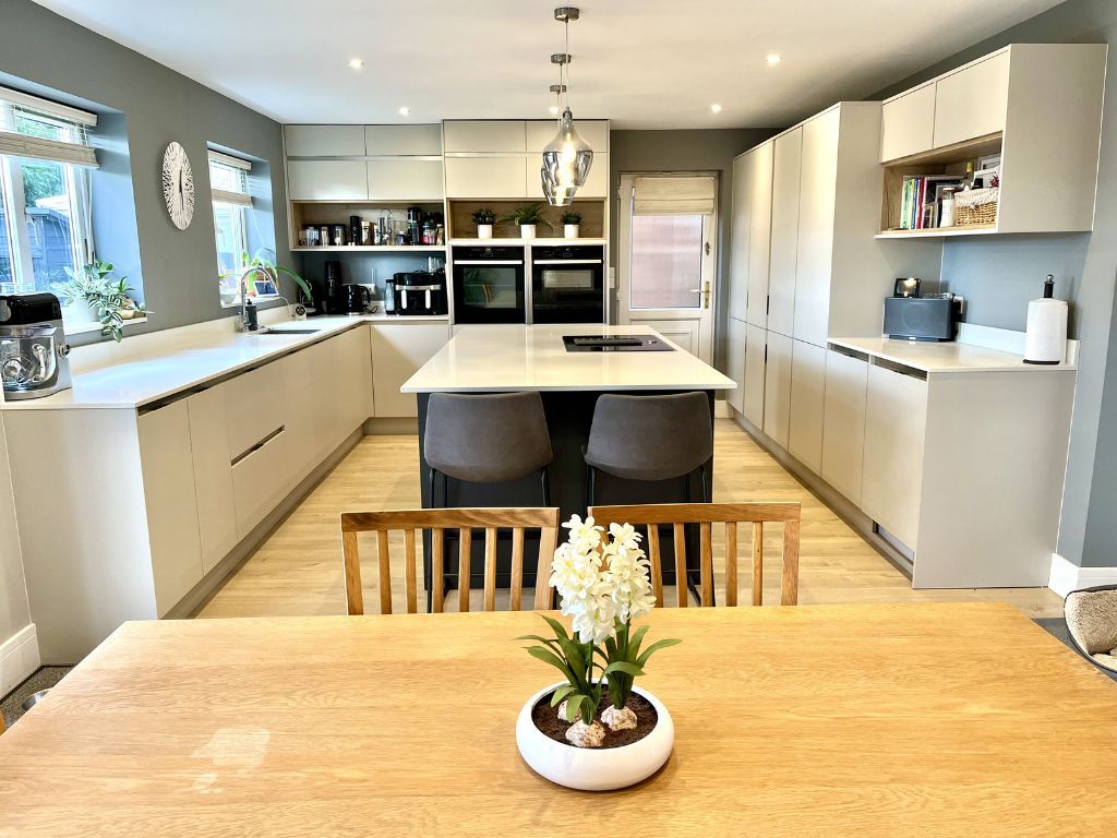 Property photo 2 of 25