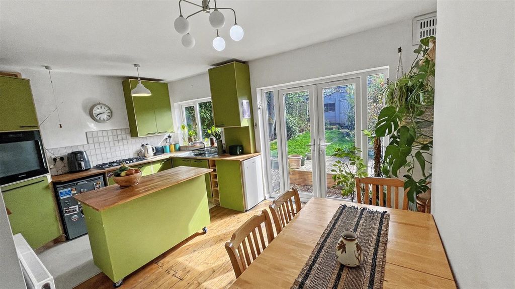 Property photo 3 of 16 Kitchen/Diner