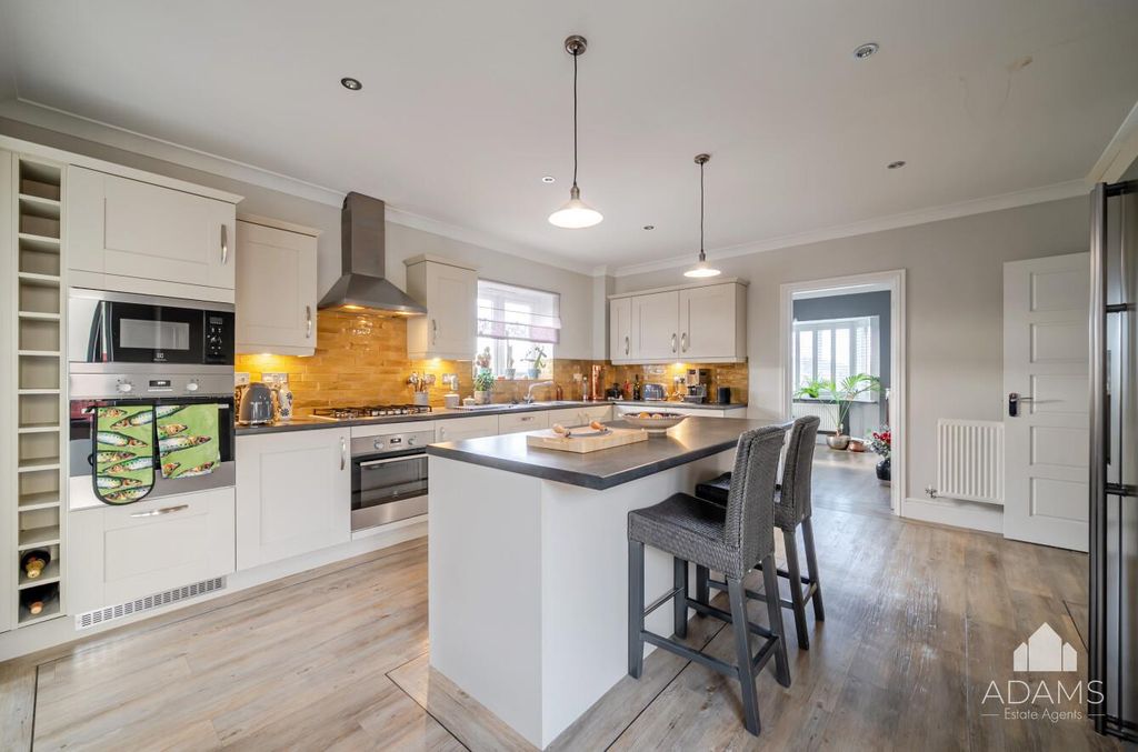 Property photo 3 of 18 Kitchen/Dining Room