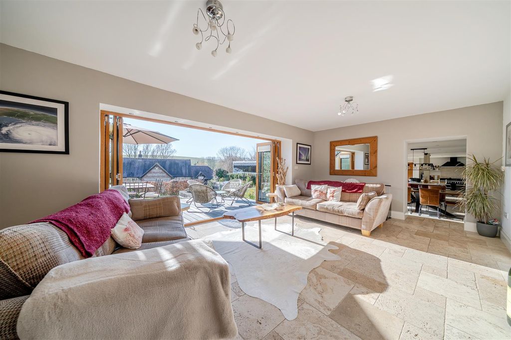 Property photo 3 of 22 Sitting Room