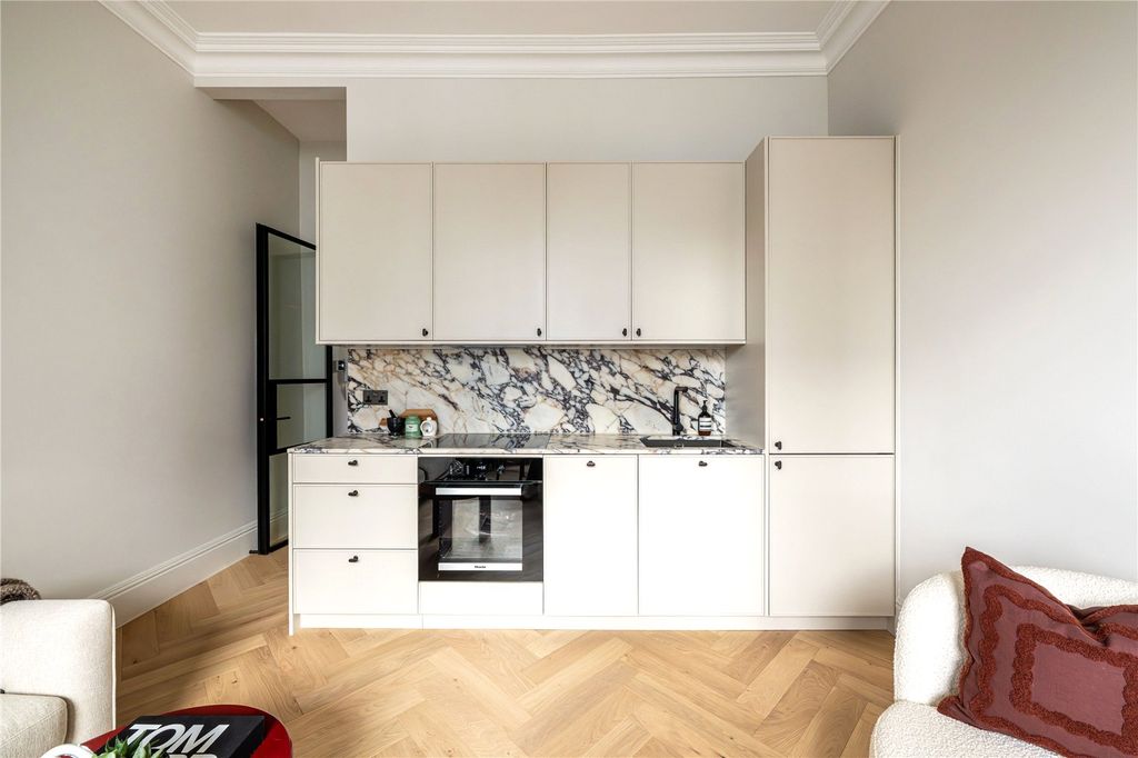 Property photo 3 of 10 Living Room