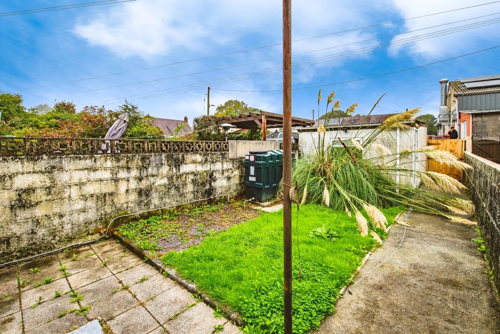 Property photo 2 of 17 Photo