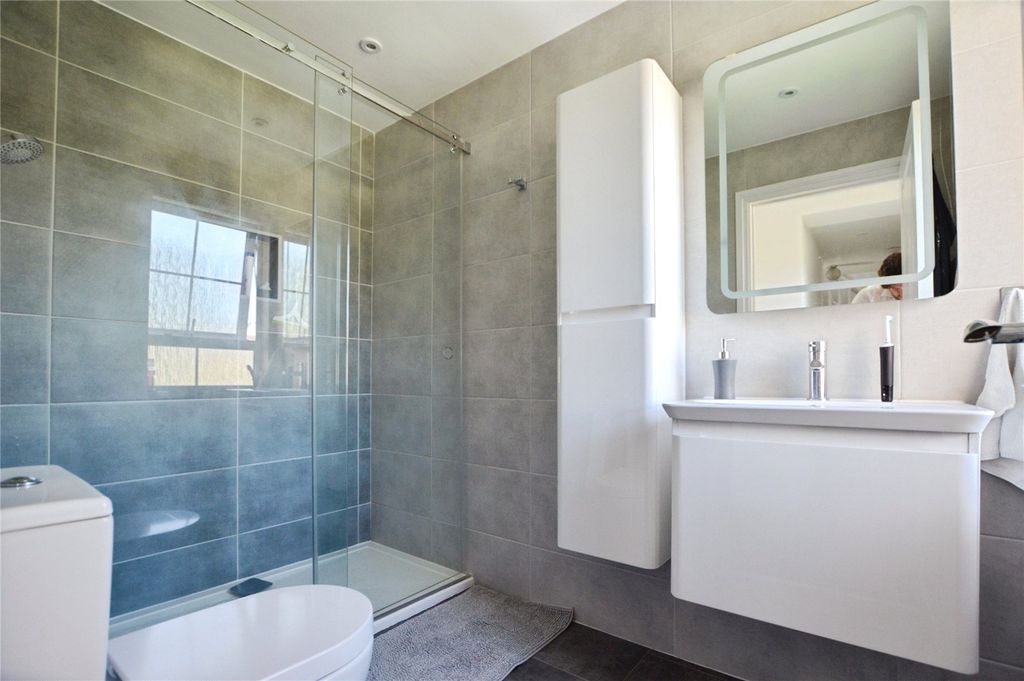 Property photo 3 of 16 Shower Room