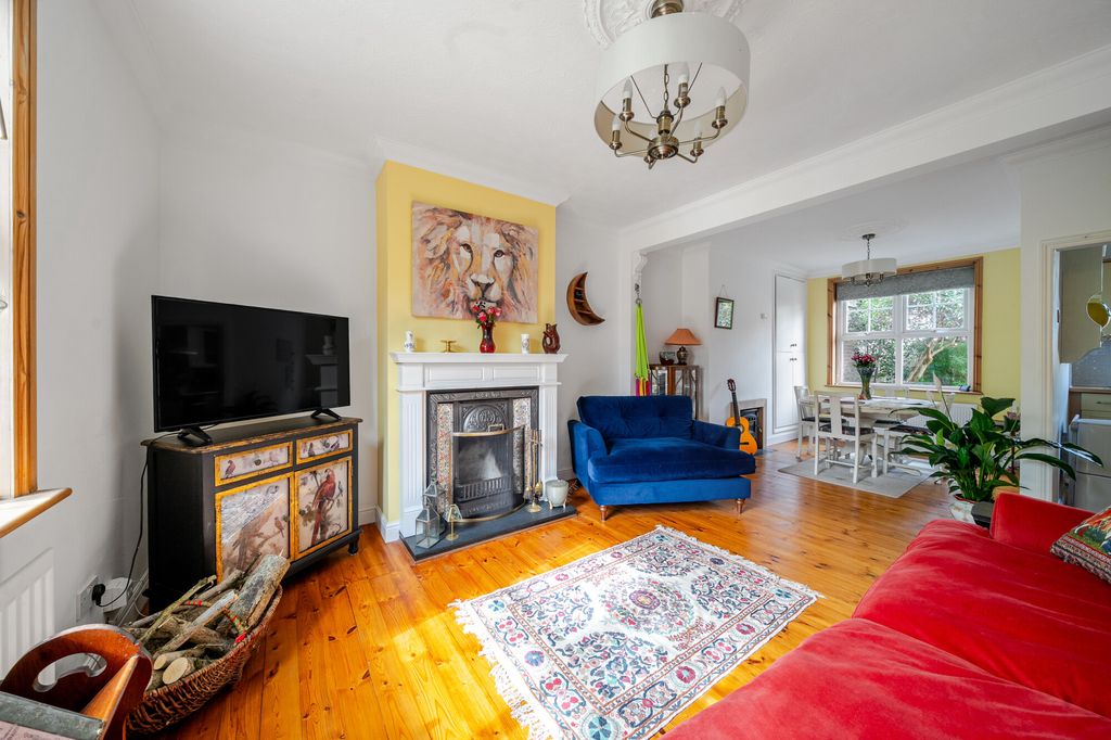 Property photo 2 of 10