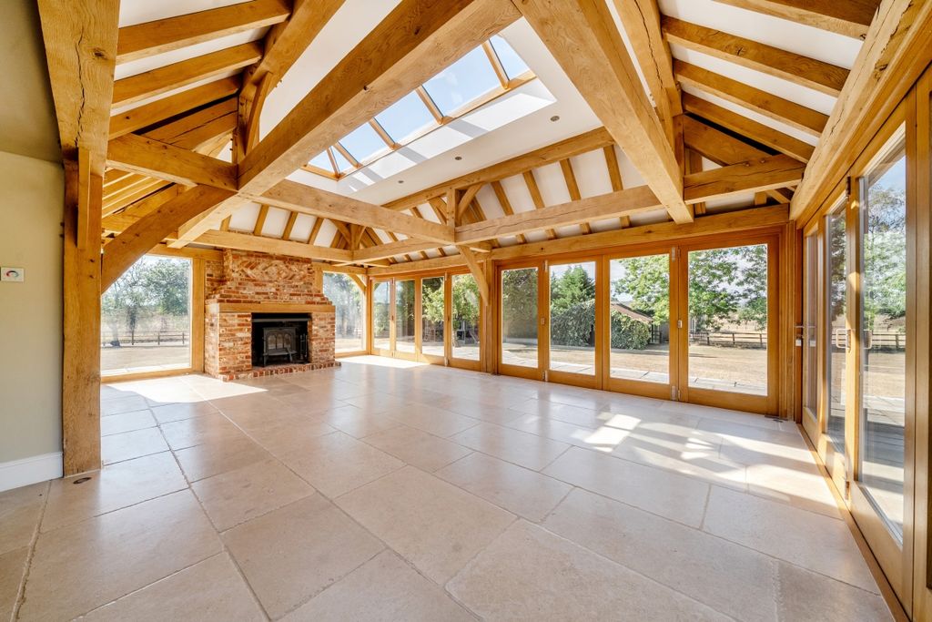 Property photo 3 of 29 16-6A79Afac23E4d-...