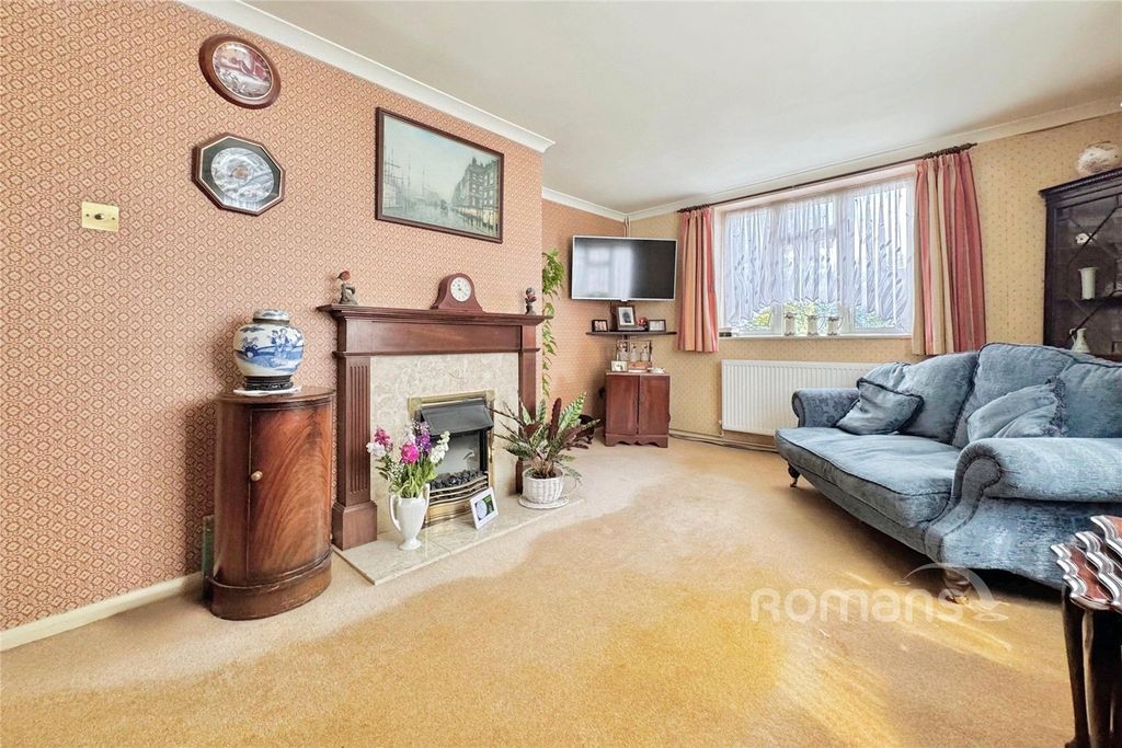 Property photo 3 of 20 Living Room