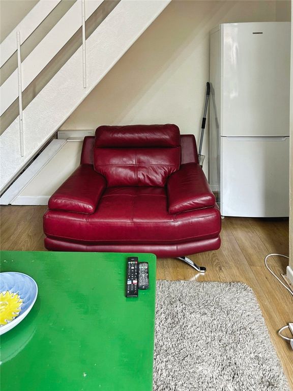 Property photo 3 of 16 Picture No. 03