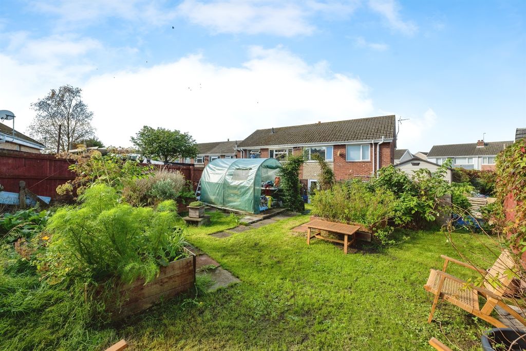 Property photo 2 of 17