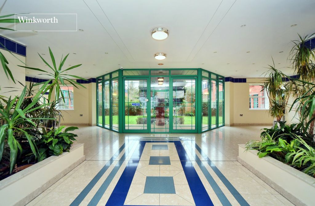 Property photo 2 of 16 Picture No. 13