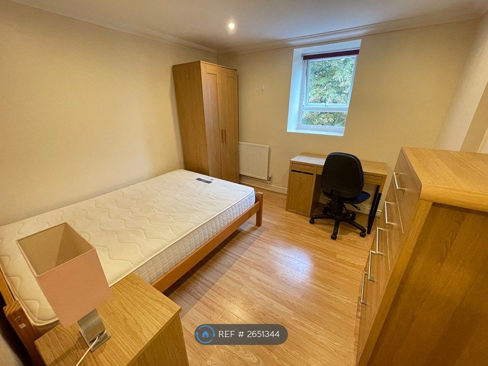 Property photo 3 of 11