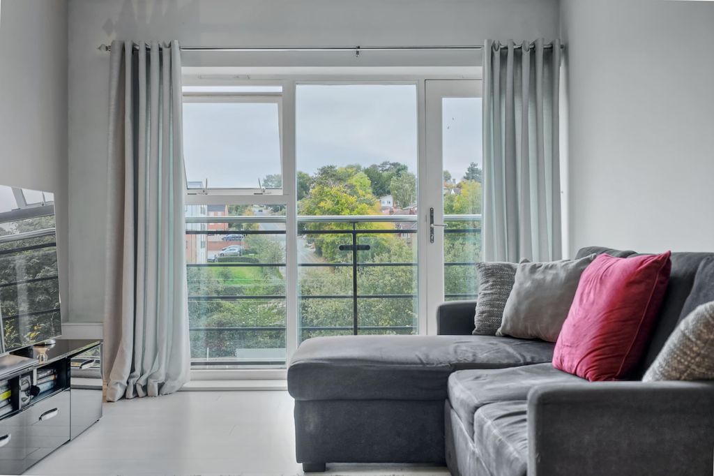 Property photo 3 of 10