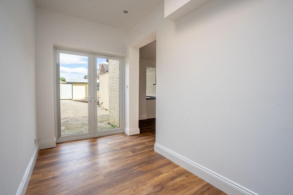 Property photo 2 of 23 Br-5.Jpg