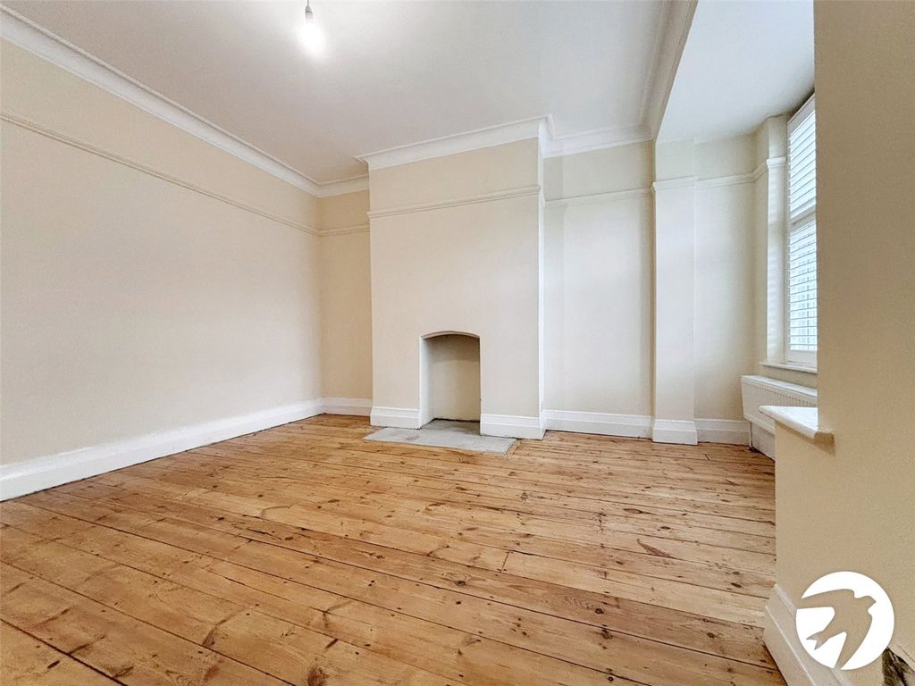 Property photo 2 of 24 Picture No. 30