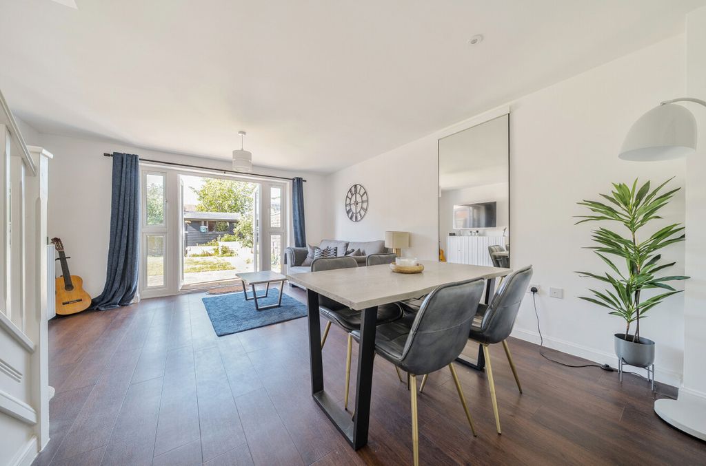 Property photo 3 of 12 1466766-14-6A1079...