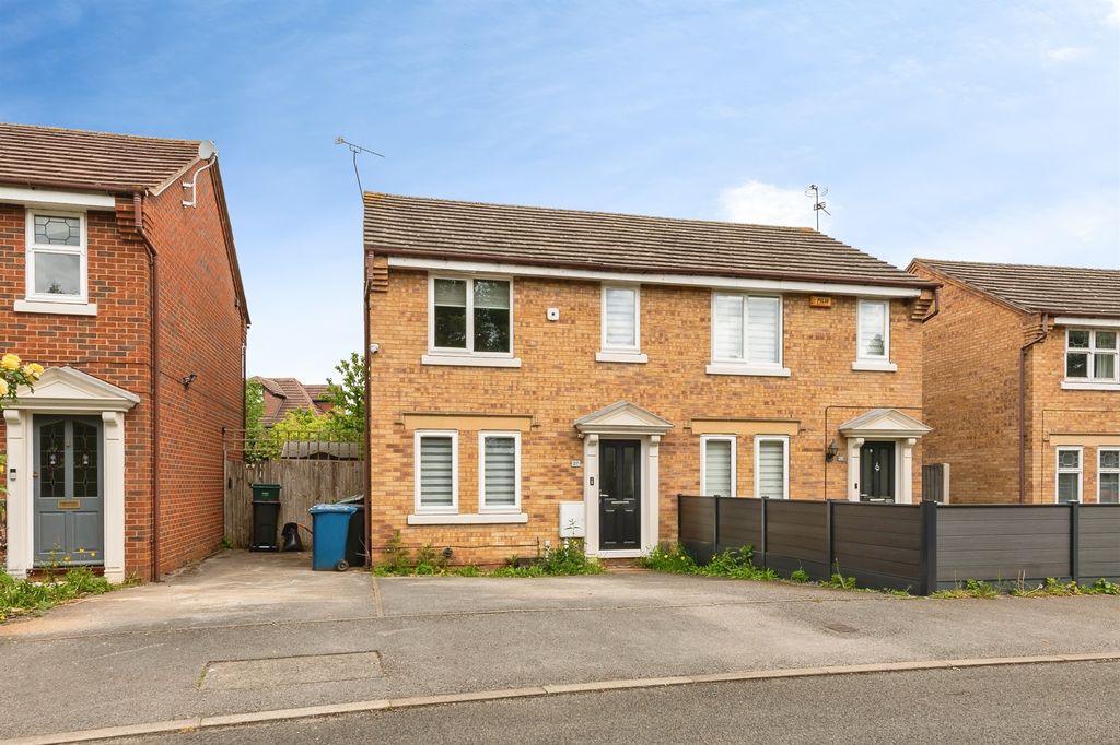 Property photo 1 of 18