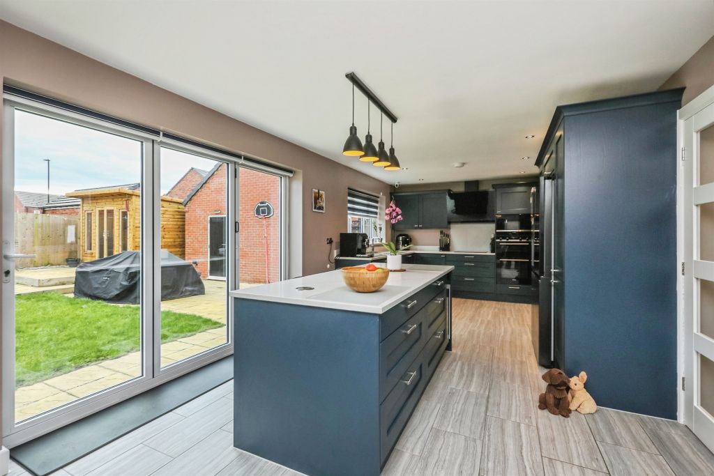 Property photo 2 of 21