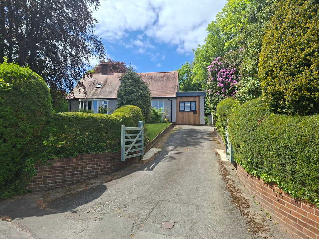 Property photo 1 of 32