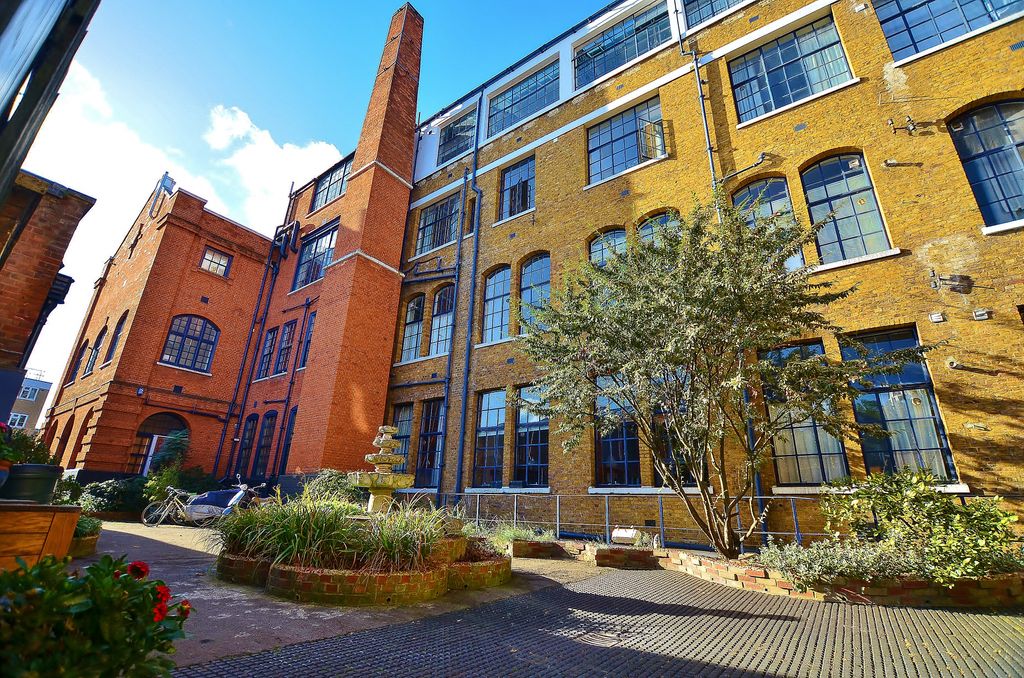 Property photo 1 of 12 Photo 5