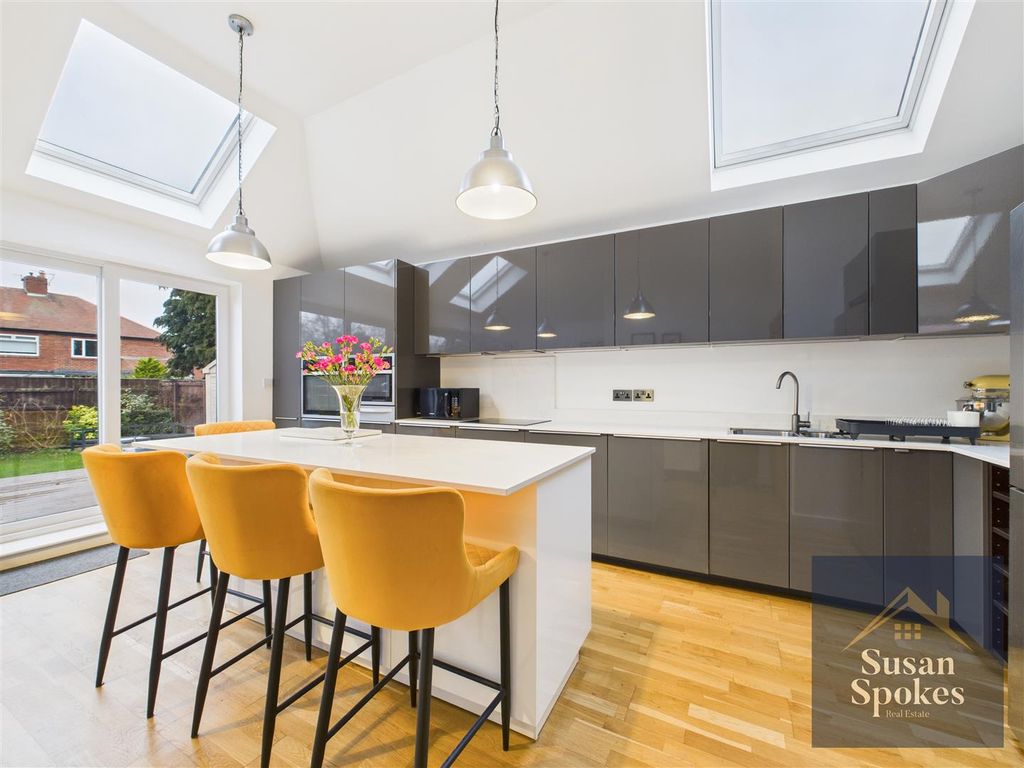 Property photo 1 of 23 Cam01858G0-Pr0219-Still013.Jpg