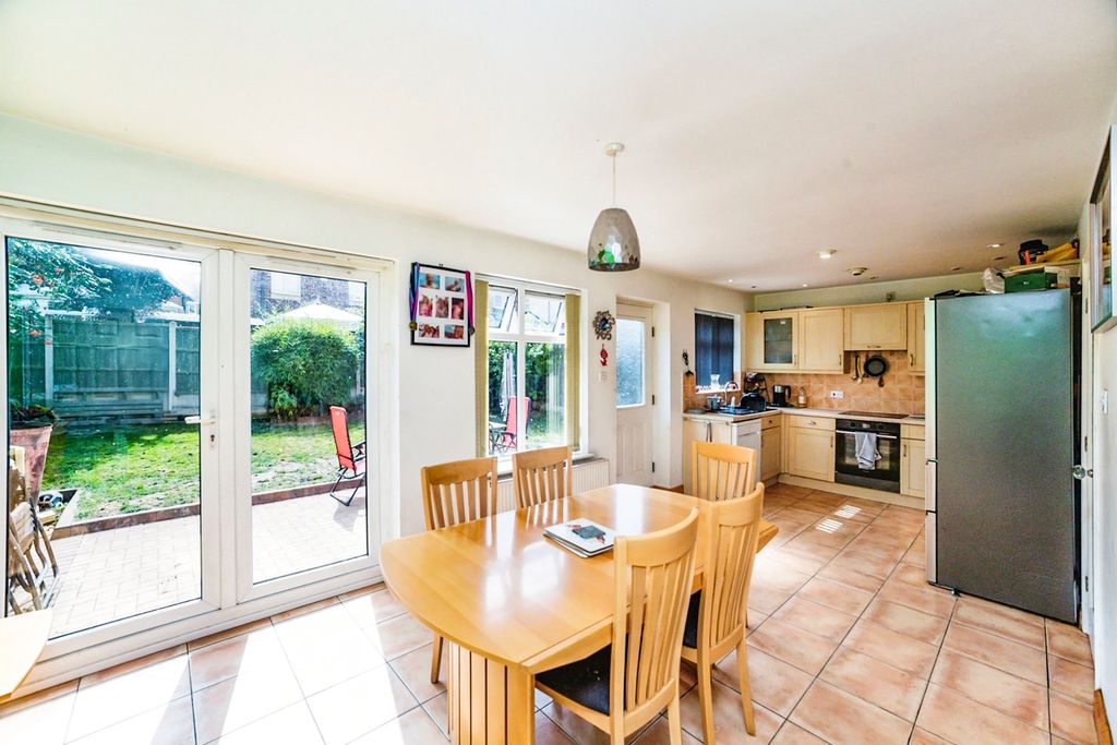 Property photo 2 of 18