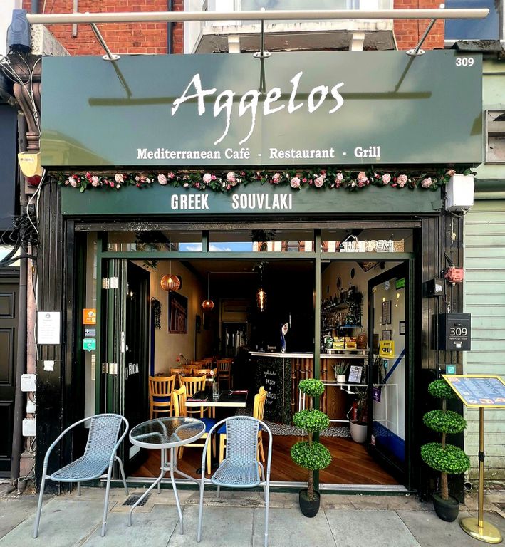 Property photo 1 of 7 Exceptional Leasehold Opportunity Â€“ Prime Location In Parsons Green, Sw6