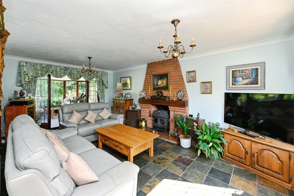 Property photo 2 of 19