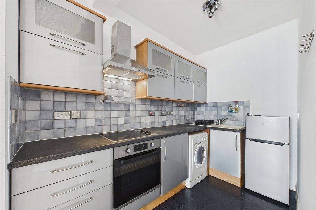 Property photo 3 of 12 Picture No. 01