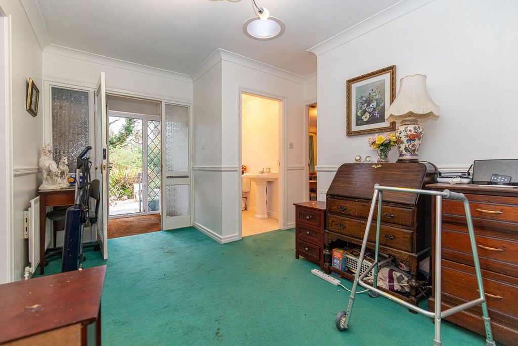 Property photo 3 of 38