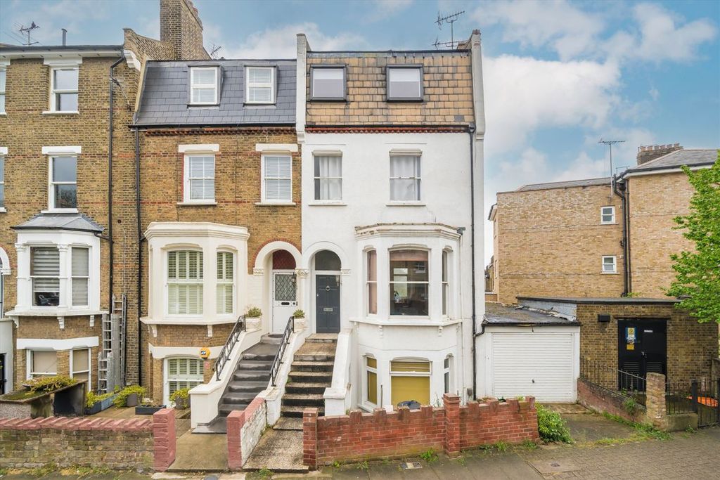 Property photo 1 of 8