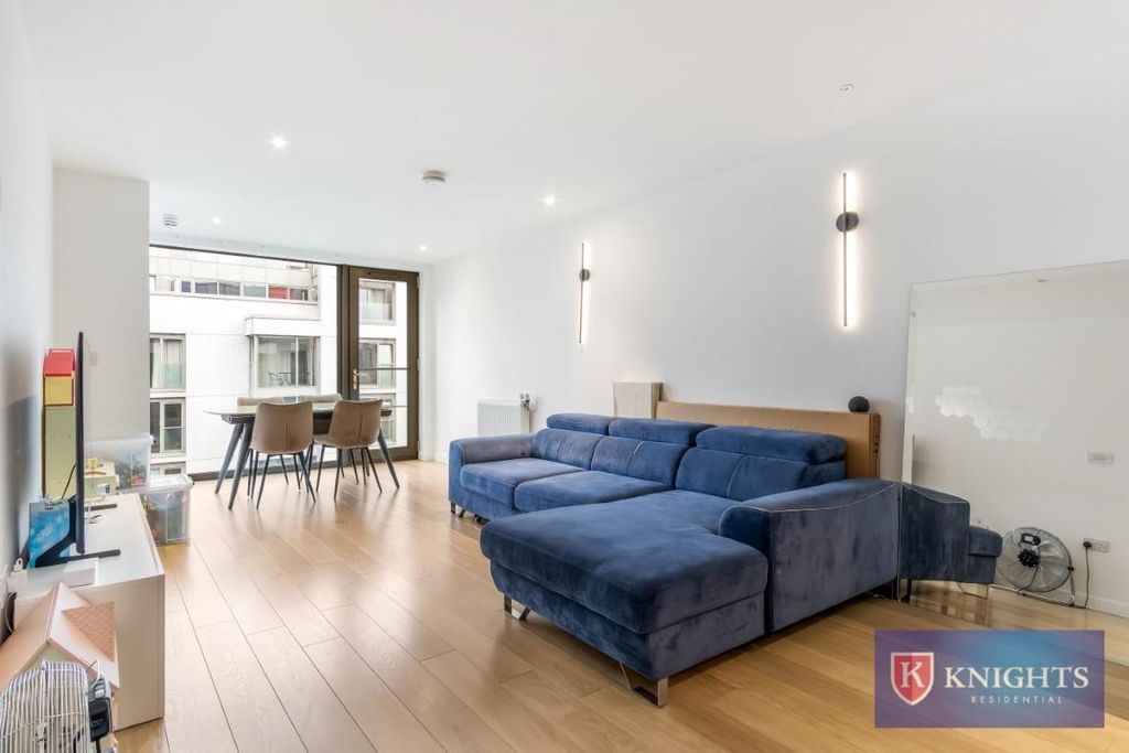 Property photo 3 of 21