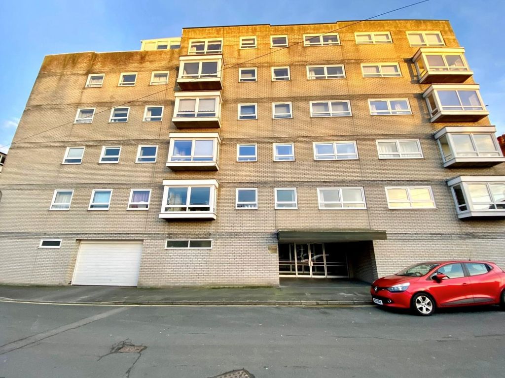2 bed flat for sale Filey