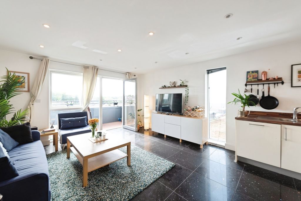 Property photo 2 of 20 Pbox-Img.Jpg