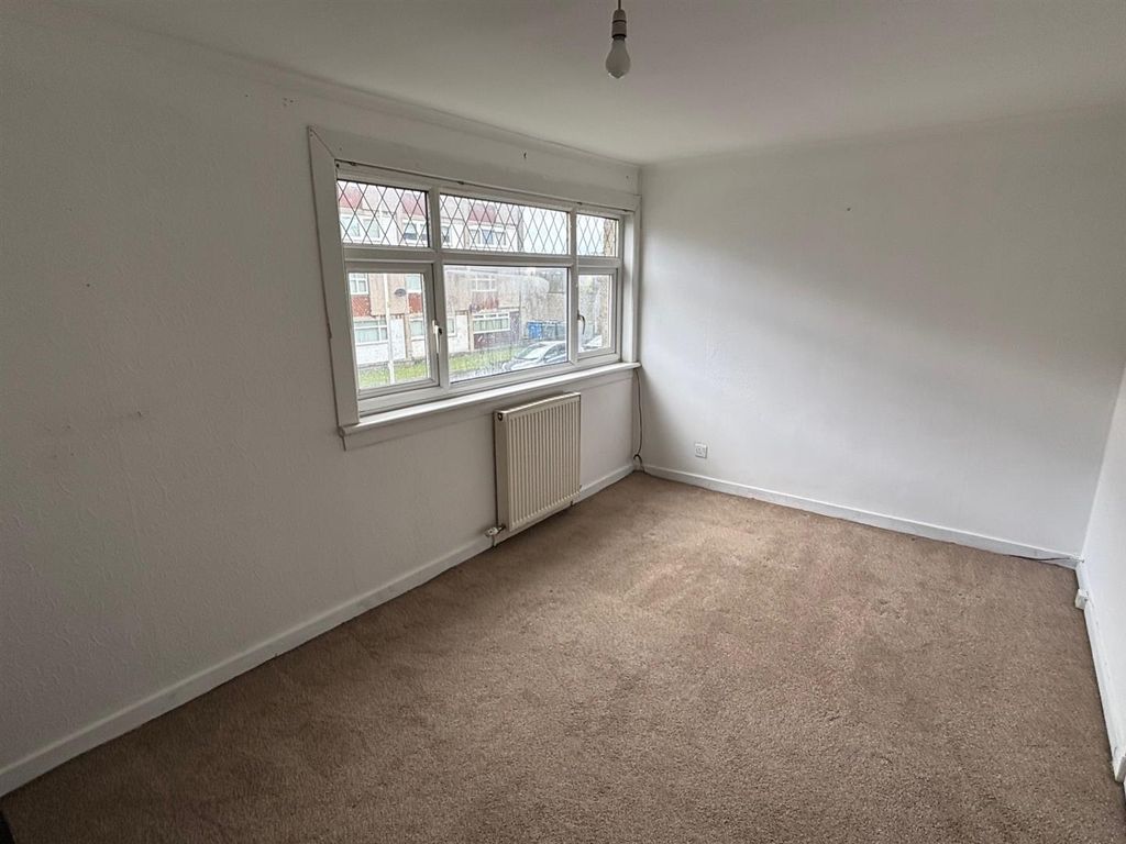 Property photo 3 of 8 3.Jpeg