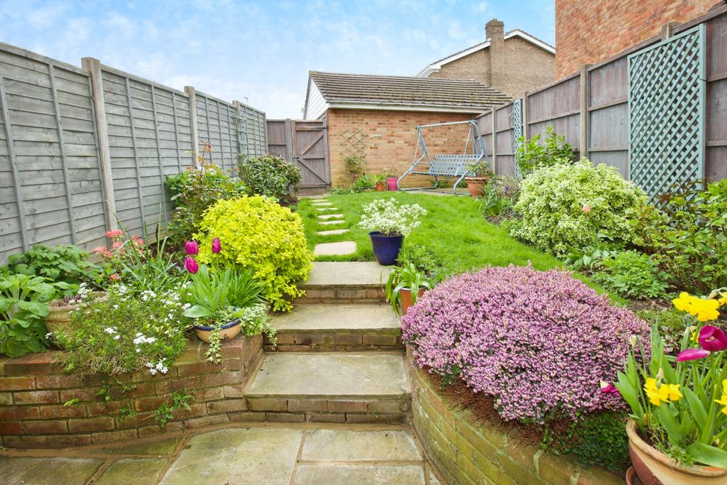 Property photo 2 of 15 Garden