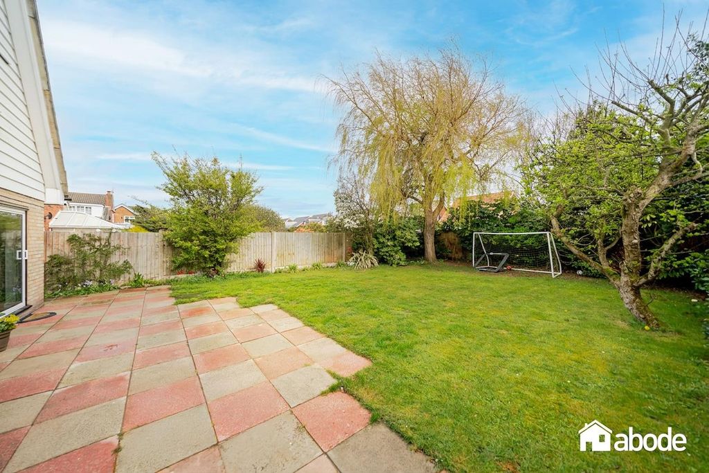 Property photo 2 of 25