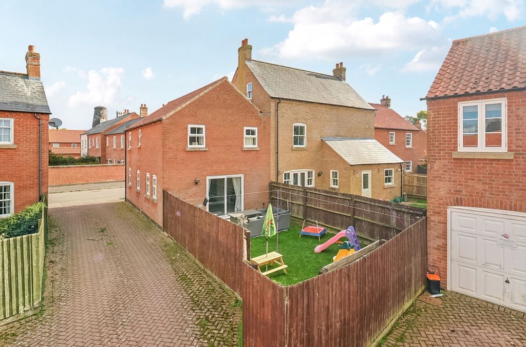 Property photo 1 of 22 -6Ad5dc0B8159F-l-1535805-1-1A14507770593