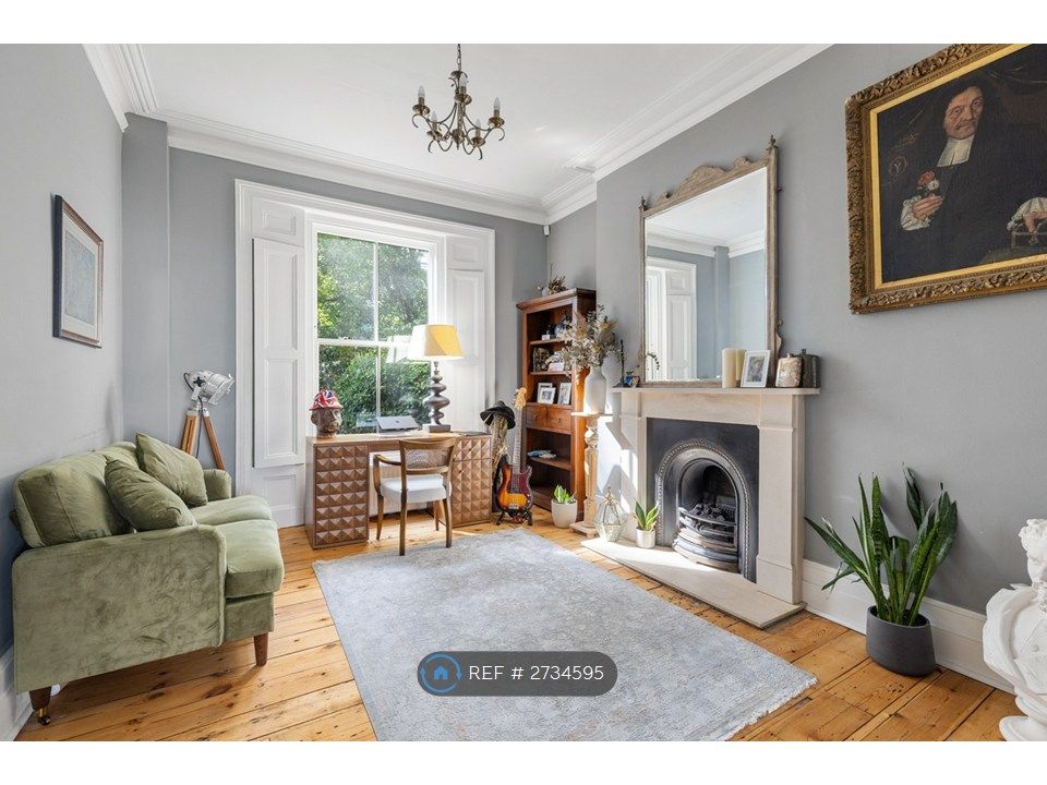 Property photo 3 of 21 Living Room 1