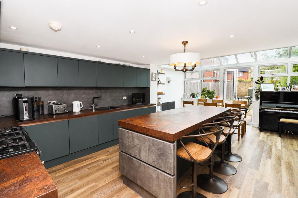 Property photo 2 of 22 Kitchen/Dining Room