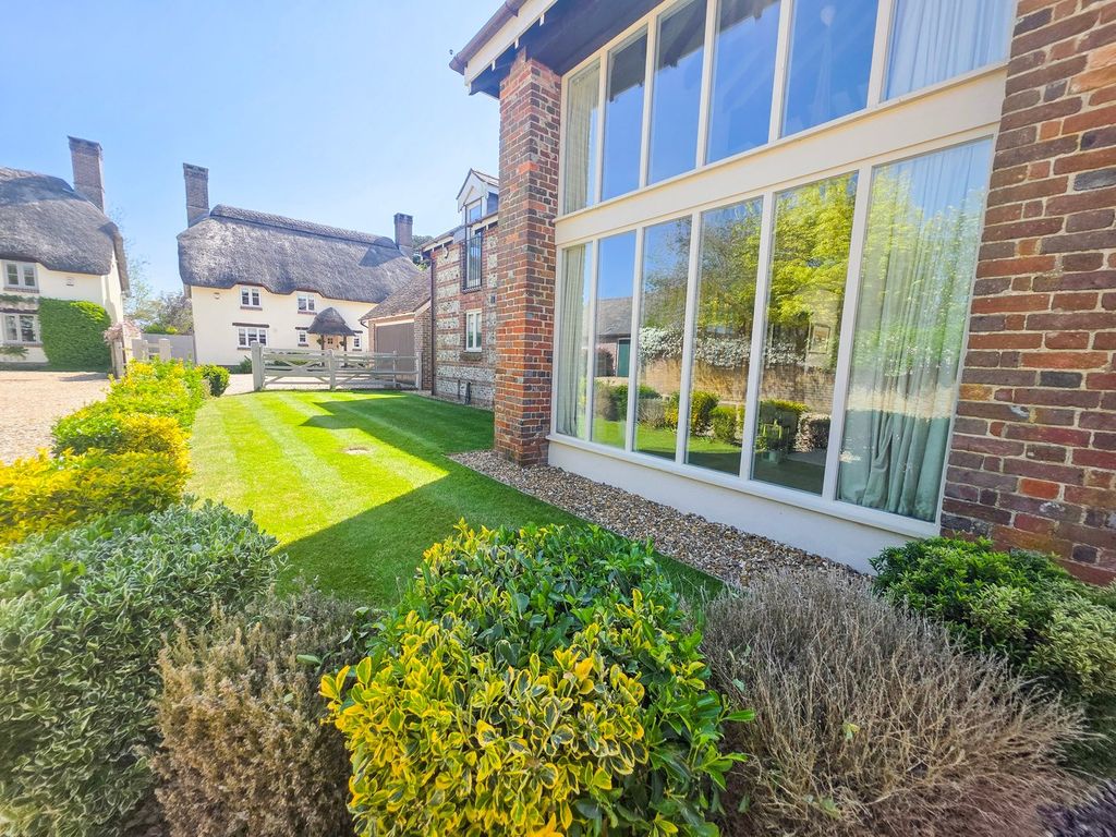 Property photo 2 of 41