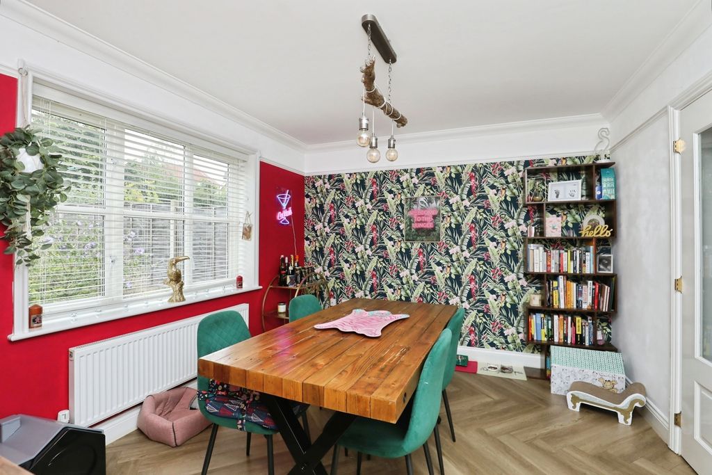 Property photo 3 of 16 Photo