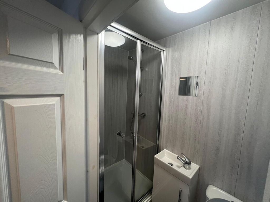 Property photo 3 of 12 Bathroom