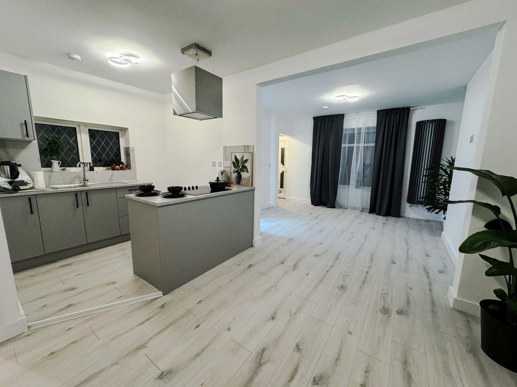 Property photo 3 of 22 Gallery