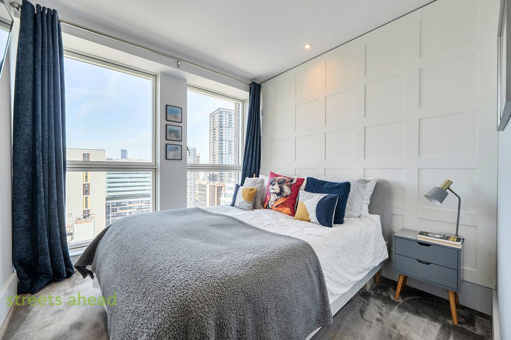 Property photo 3 of 19 c1E40093-15E8-4Cb...