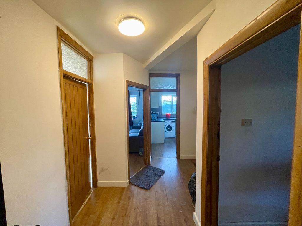 Property photo 3 of 9 4747284