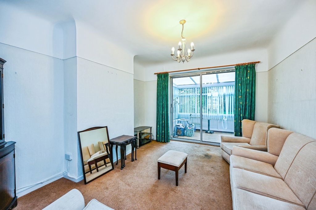 Property photo 2 of 12 Pbox-Img.Jpg