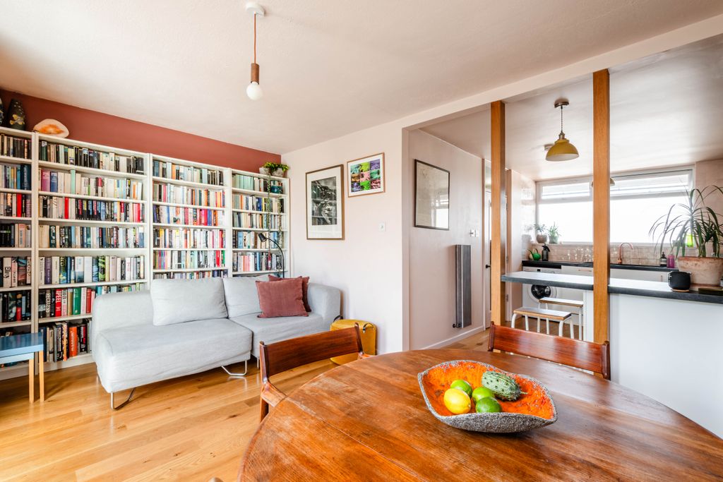 Property photo 3 of 11 3