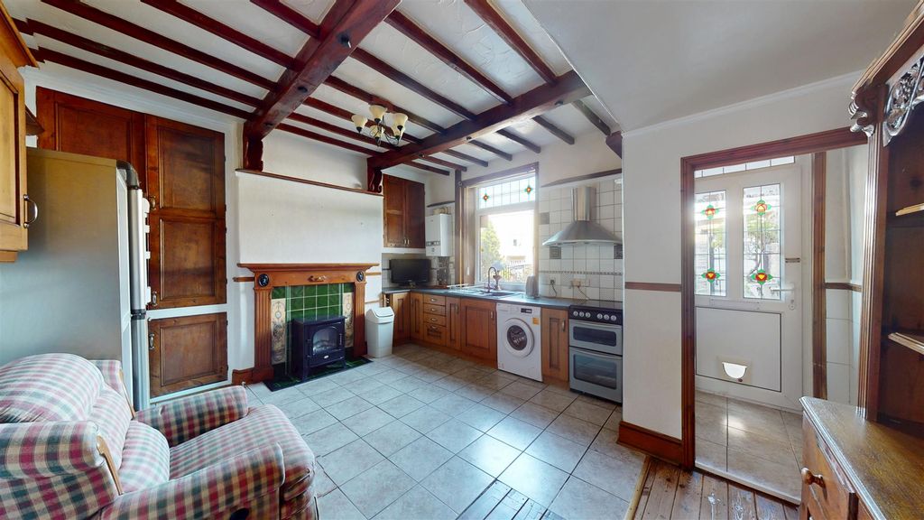 Property photo 3 of 15 Dining Kitchen
