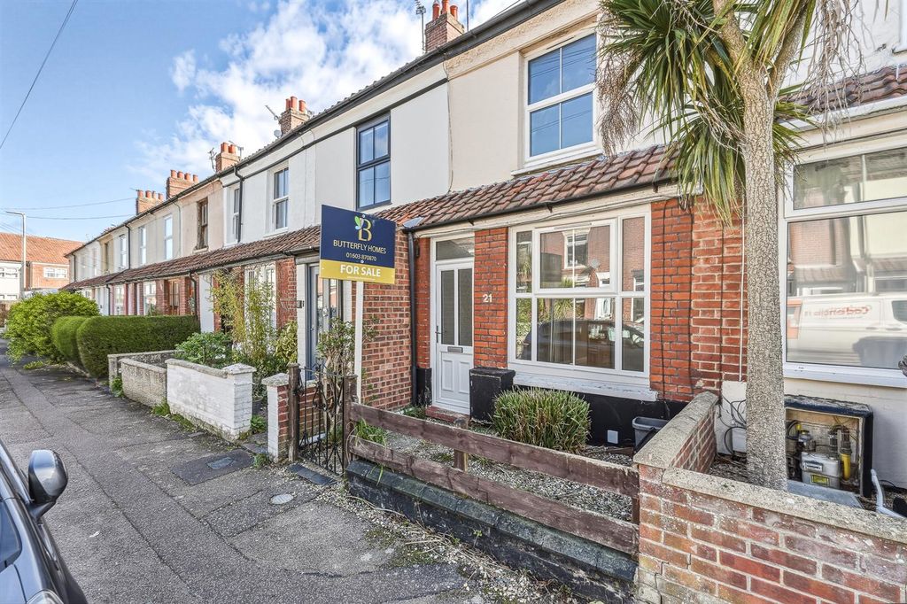 Property photo 1 of 12 Front Aspect